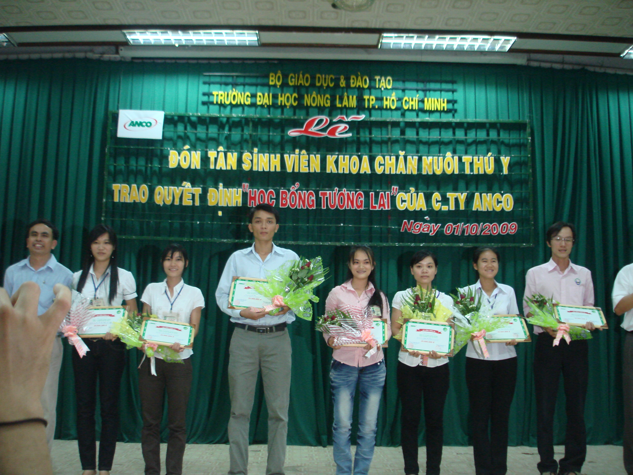 điểm mặt các sv xuất xác được nhận học bổng